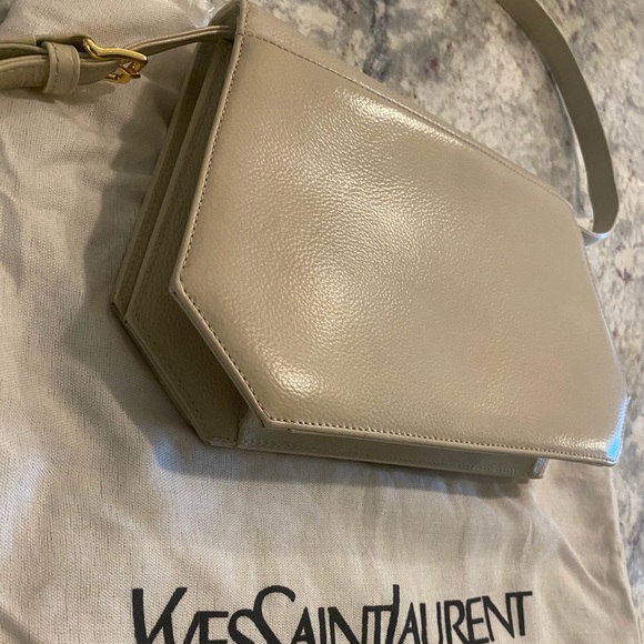 YSL Yves Saint Laurent beautiful vintage bag with gold hardware - Picture 10 of 17